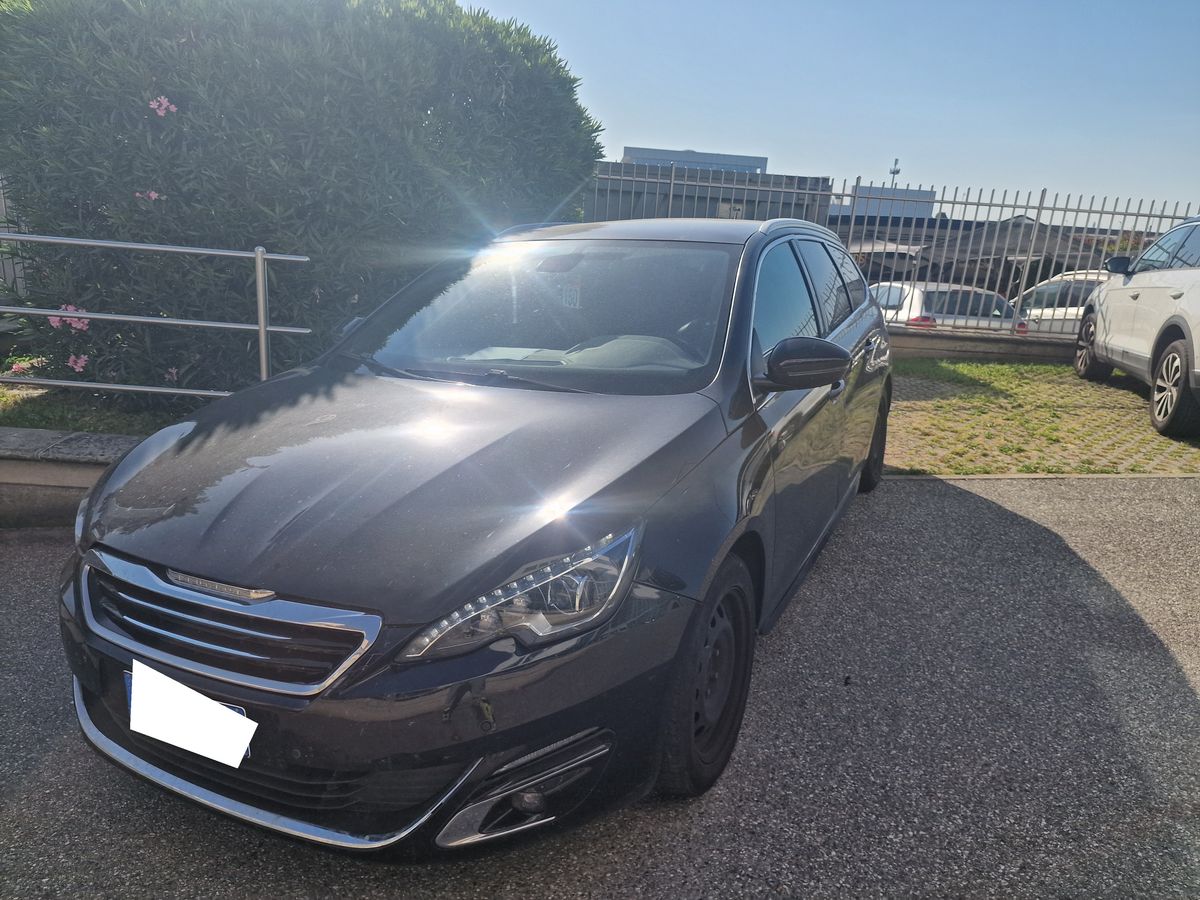 Peugeot 308 2017 — photo 1