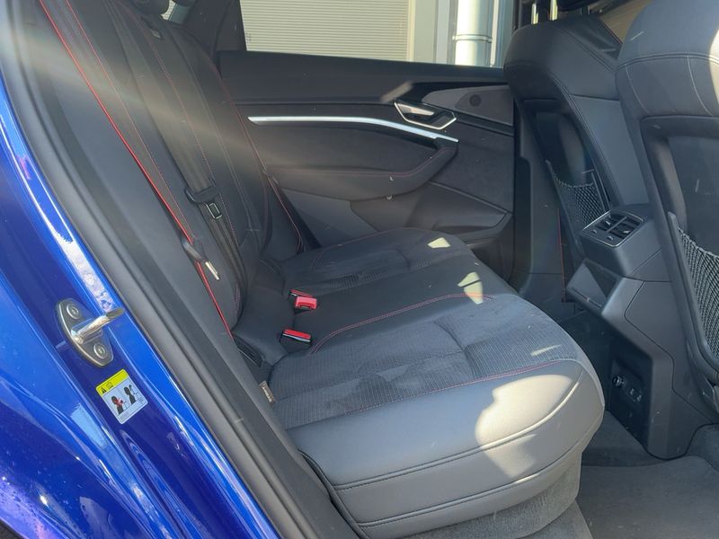 Audi Q8 Sportback 55 e-tron quattro S line 2023 – снимка 19