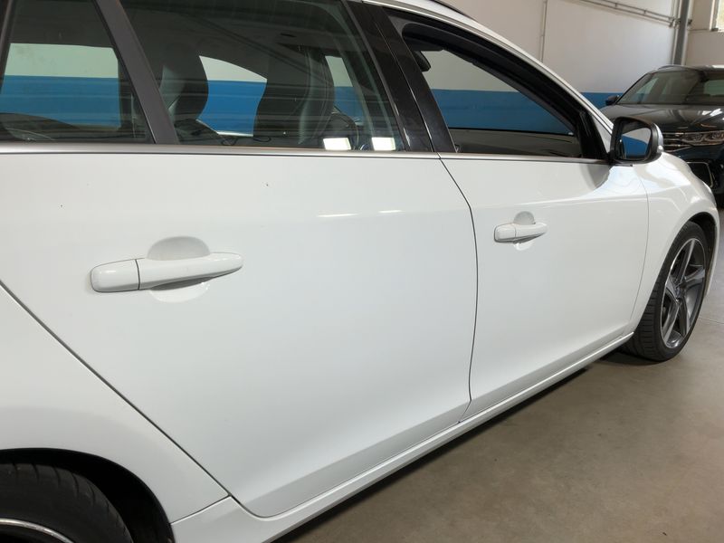 Volvo V60 1.6 T3 R-Design — zdjęcie 7
