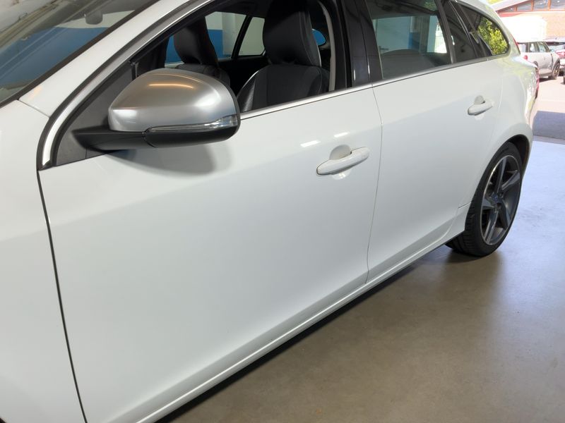 Volvo V60 1.6 T3 R-Design — zdjęcie 4