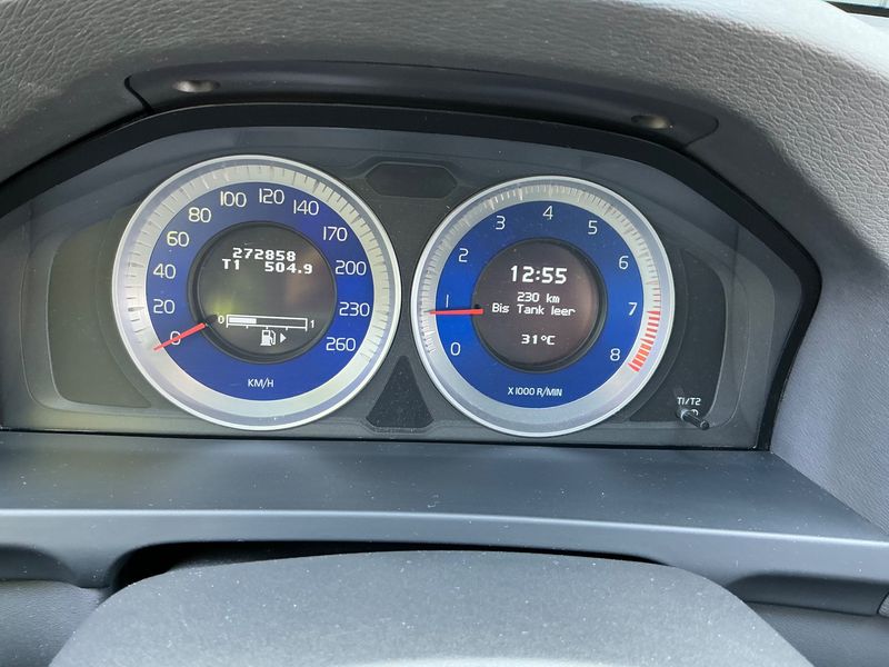 Volvo V60 1.6 T3 R-Design — zdjęcie 13