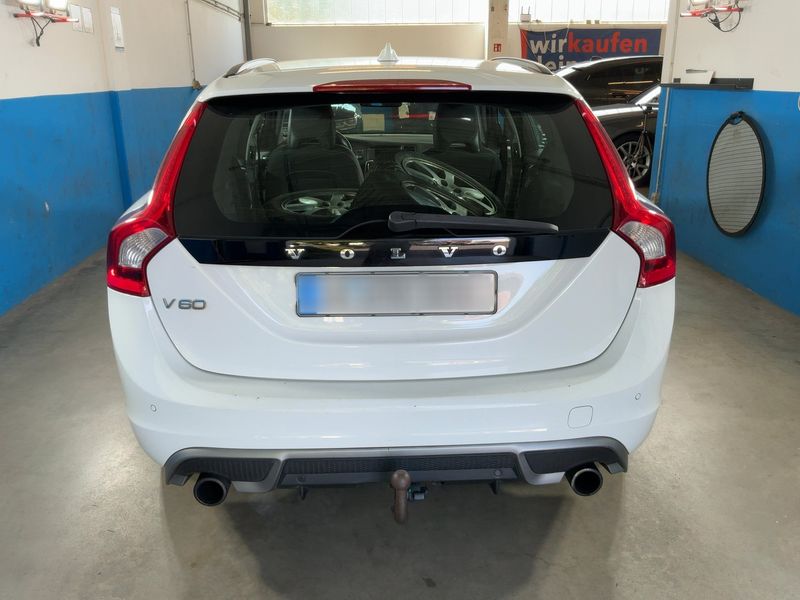 Volvo V60 1.6 T3 R-Design — zdjęcie 5