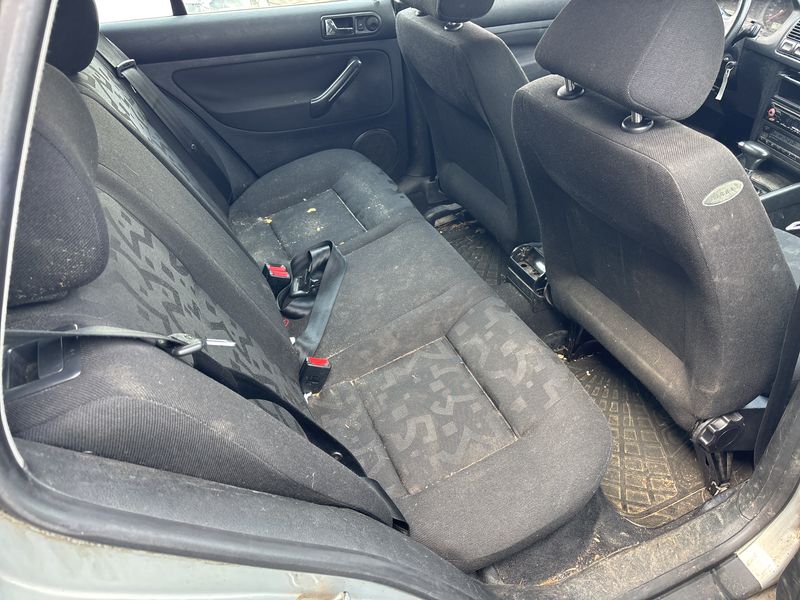 Volkswagen Golf IV 1.6 — zdjęcie 14
