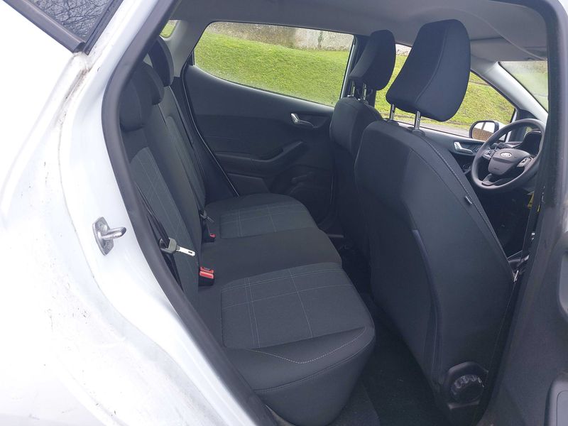 Ford Fiesta 1.1 Business NAV — zdjęcie 13