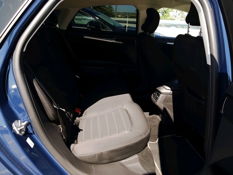 Ford Mondeo 2.0 Hybrid Trend — zdjęcie 12