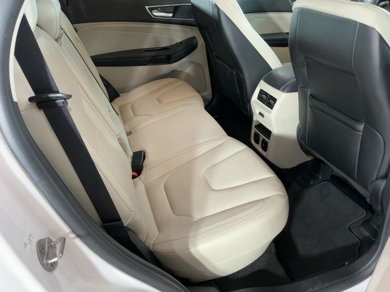 Ford Edge 2.0 TDCi EcoBlue Bi-Turbo Titanium 4x4 — zdjęcie 14