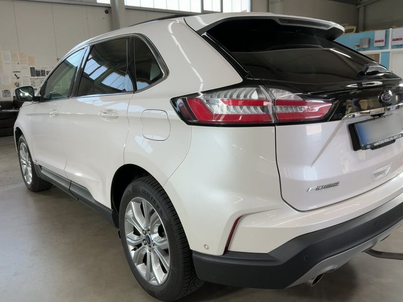 Ford Edge 2.0 TDCi EcoBlue Bi-Turbo Titanium 4x4 — zdjęcie 3