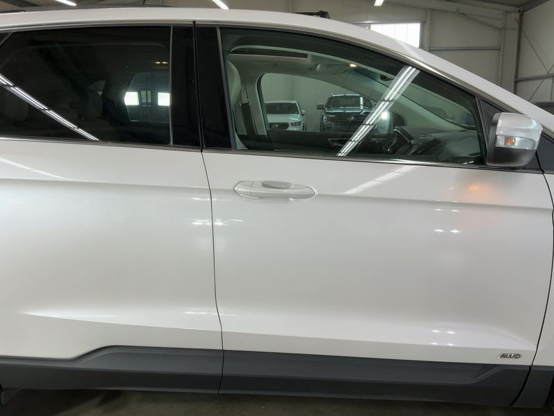 Ford Edge 2.0 TDCi EcoBlue Bi-Turbo Titanium 4x4 — zdjęcie 7