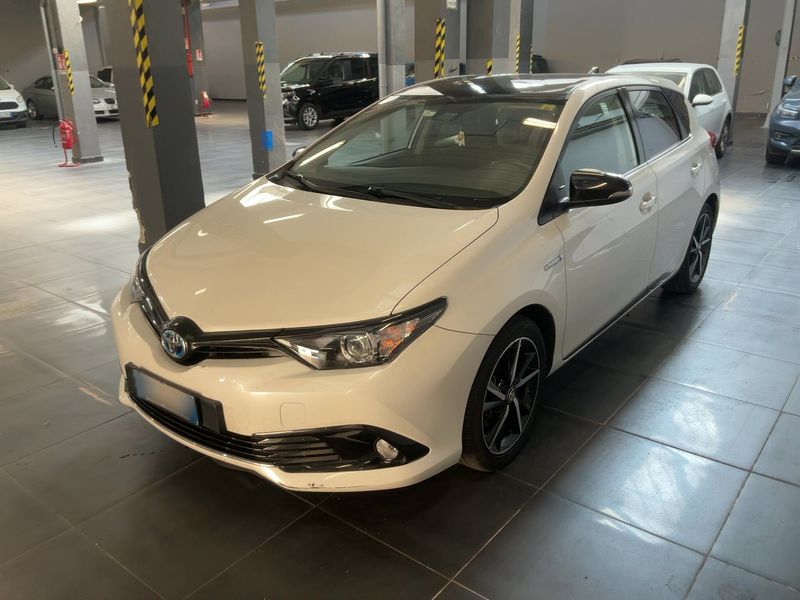Toyota Auris 1.8 Hybrid Black Edition — zdjęcie 1