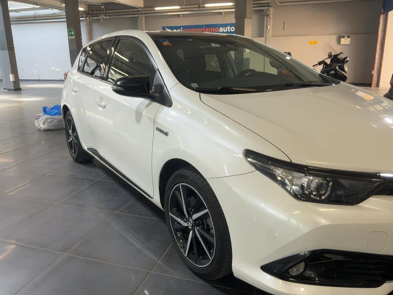 Toyota Auris 1.8 Hybrid Black Edition — zdjęcie 8