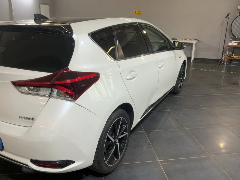 Toyota Auris 1.8 Hybrid Black Edition — zdjęcie 6