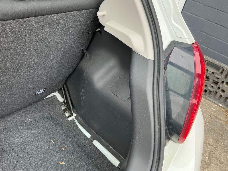 Mitsubishi Space Star 1.0 Basis 2020 – снимка 23
