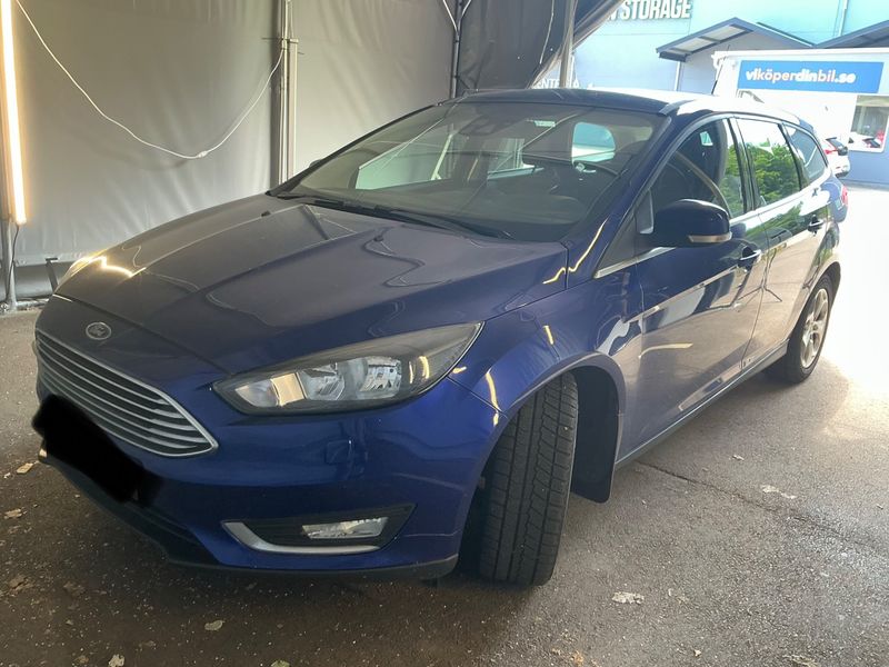 Ford Focus 1.0 EcoBoost Titanium — zdjęcie 1