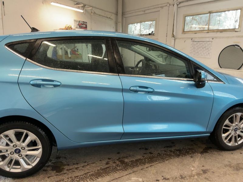 Ford Fiesta 1.0 EcoBoost Mild-Hybrid Titanium — zdjęcie 7