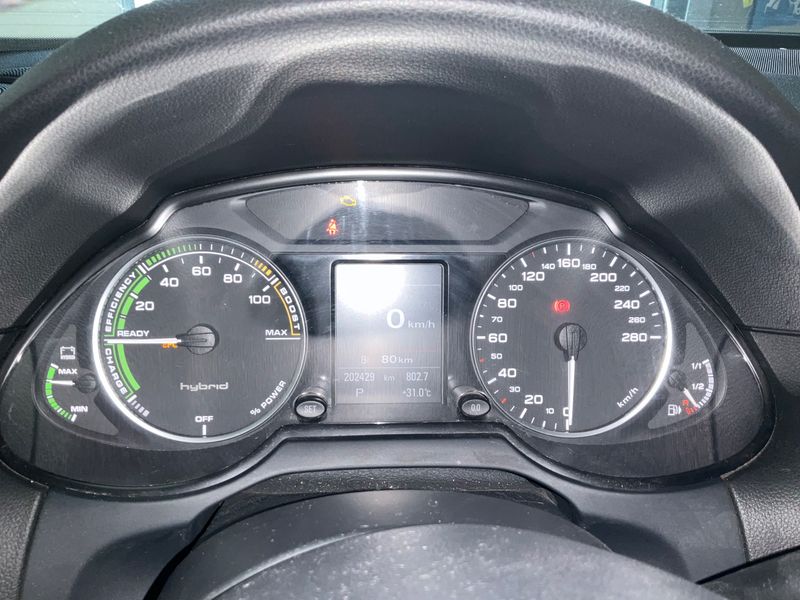 Audi Q5 2.0 TFSI Hybrid quattro Avus 2012 – снимка 18