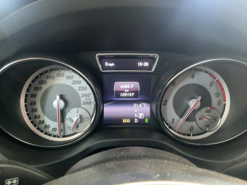 Mercedes-Benz GLA-Klasse GLA 220 d 4Matic Premium — zdjęcie 13