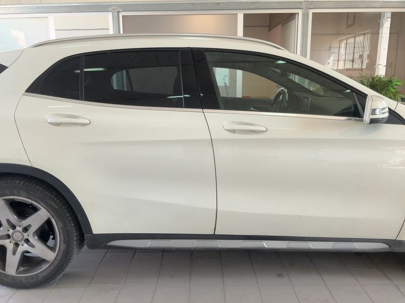 Mercedes-Benz GLA-Klasse GLA 220 d 4Matic Premium — zdjęcie 7