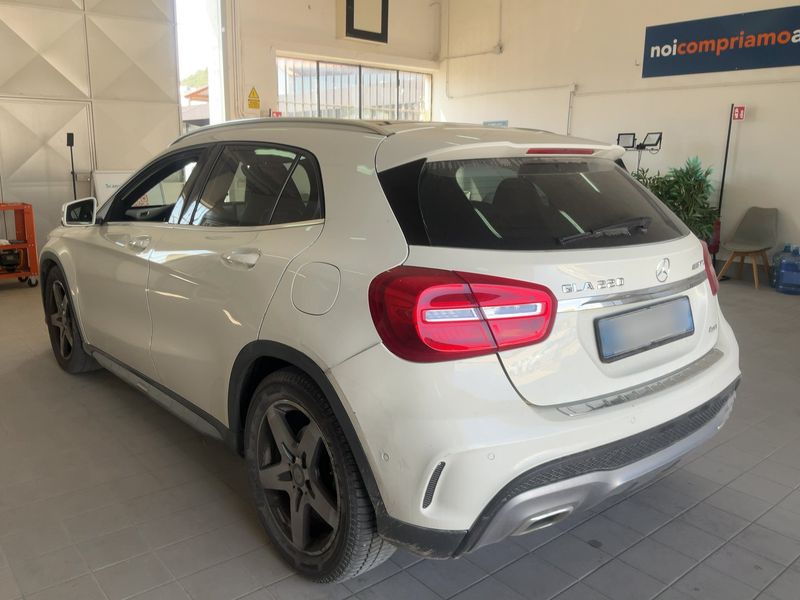 Mercedes-Benz GLA-Klasse GLA 220 d 4Matic Premium — zdjęcie 3