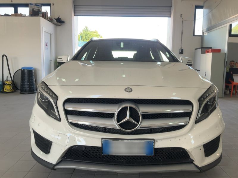 Mercedes-Benz GLA-Klasse GLA 220 d 4Matic Premium — zdjęcie 9