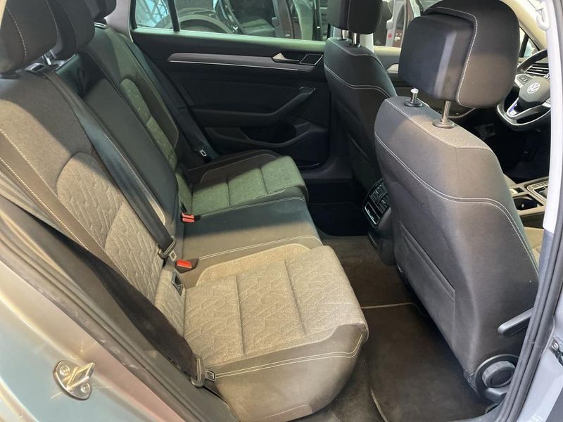 Volkswagen Passat 1.4 GTE — zdjęcie 12