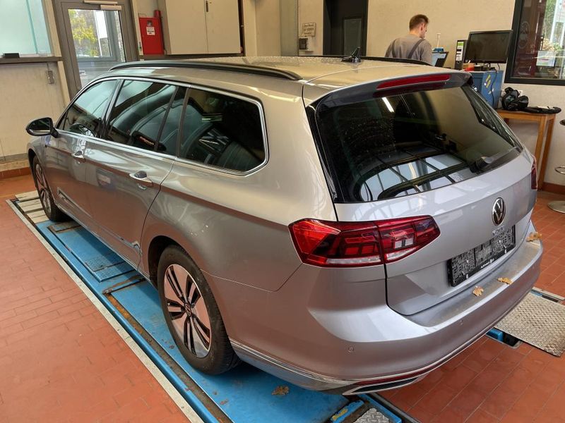 Volkswagen Passat 1.4 GTE — zdjęcie 14