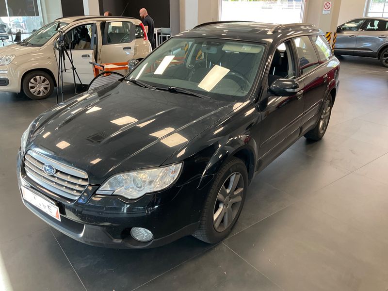 Subaru Legacy 2.5 Outback Luxury