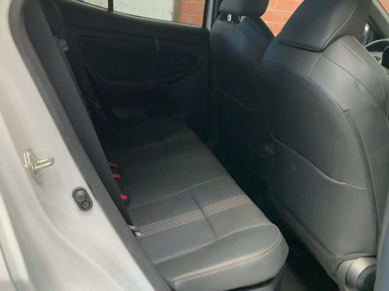 Toyota Yaris Cross 1.5 Hybrid AWD-i Trail — zdjęcie 14