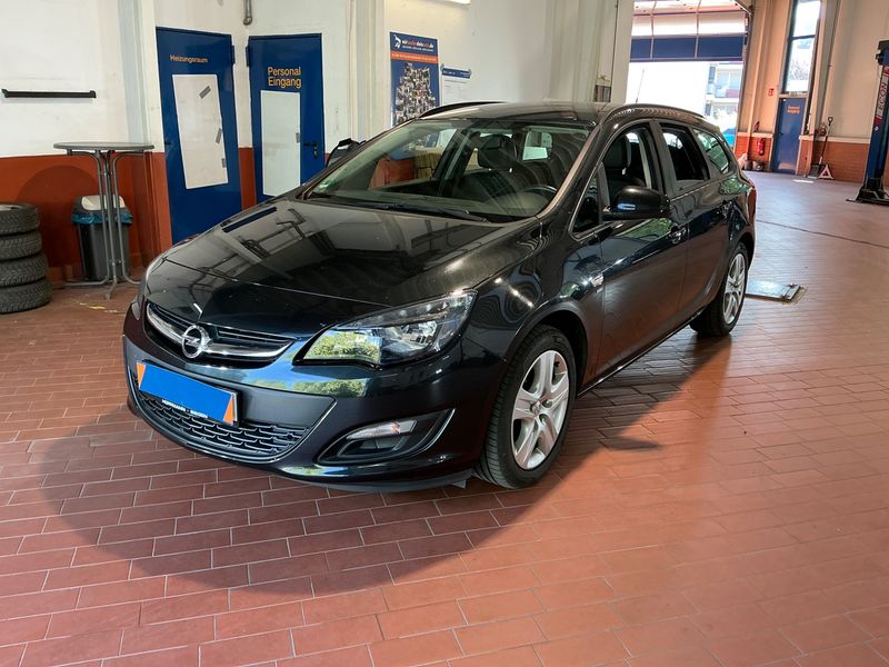 Opel Astra 1.6 CDTI DPF Energy 2014