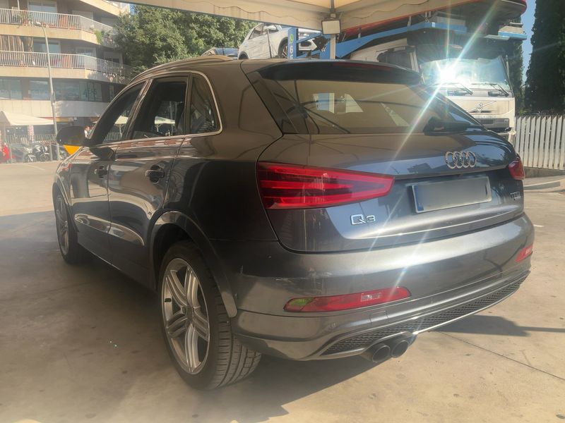 Audi Q3 2.0 TFSI quattro Ambition — zdjęcie 3