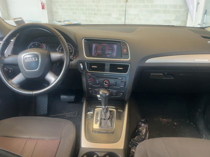 Audi Q5 2.0 TDI quattro 2009 – снимка 17