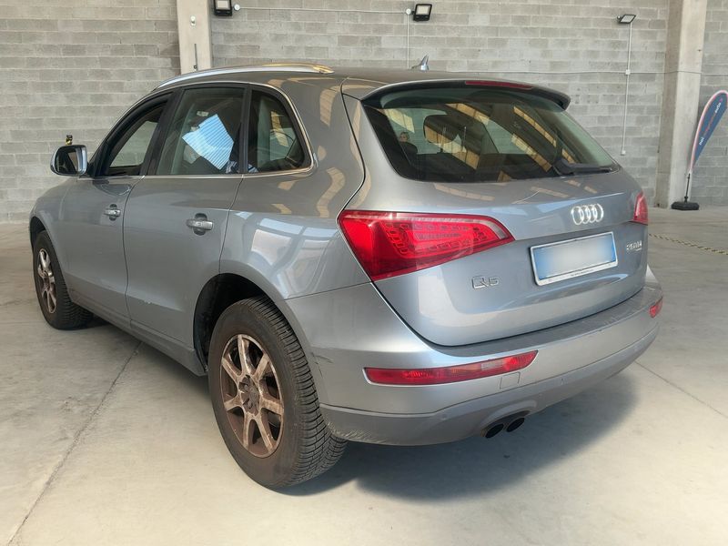 Audi Q5 2.0 TDI quattro 2009 – снимка 6