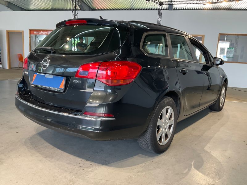 Opel Astra 1.6 CDTI DPF Selection 2015 – снимка 2
