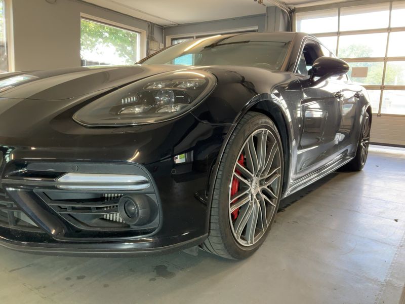 Porsche Panamera Turbo — zdjęcie 2