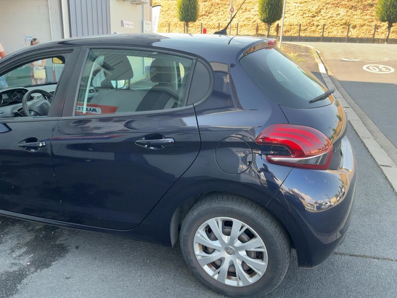 Peugeot 208 1.5 Blue-HDi Active 2018 – снимка 6