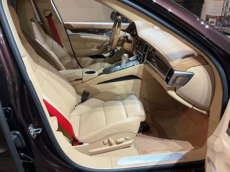 Porsche Panamera S — zdjęcie 11