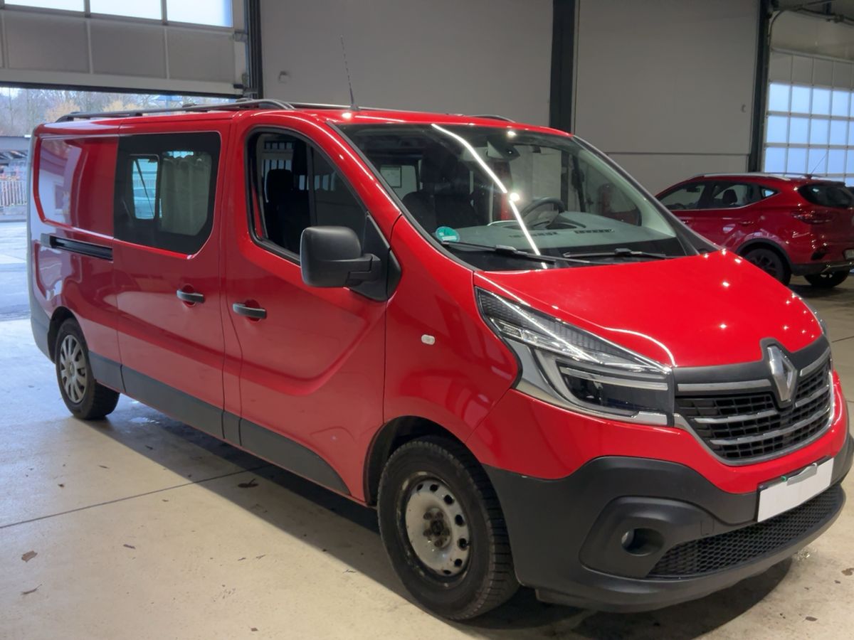Renault Trafic 2020 — photo 13