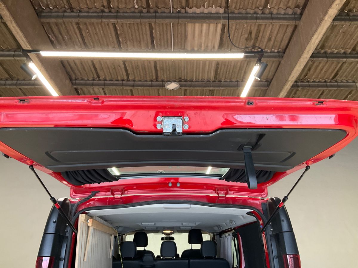 Renault Trafic 2020 — photo 39