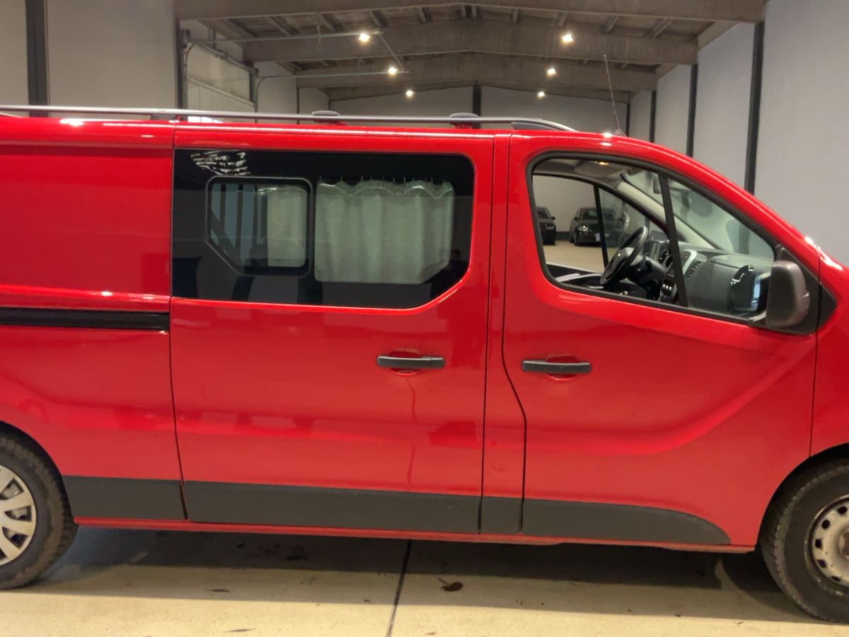 Renault Trafic 2020 — photo 11