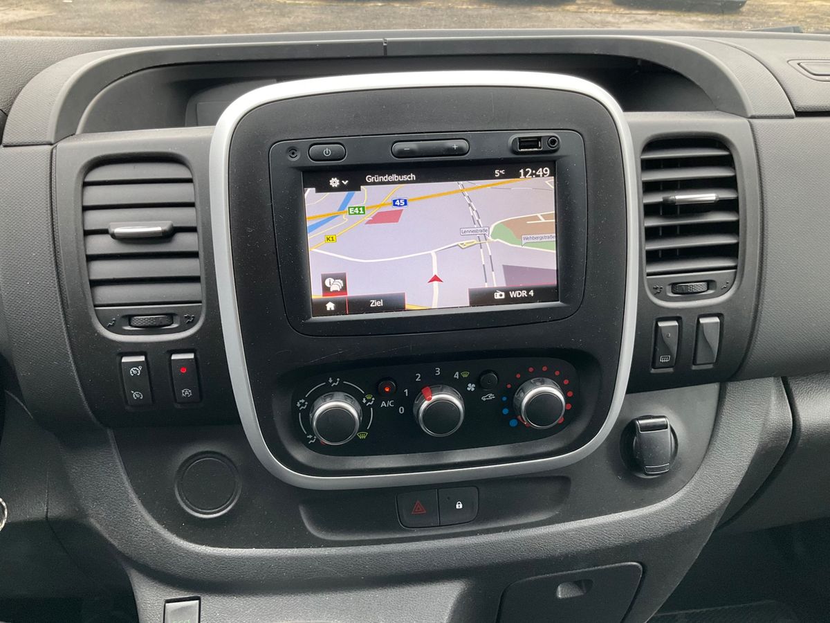 Renault Trafic 2020 — photo 30