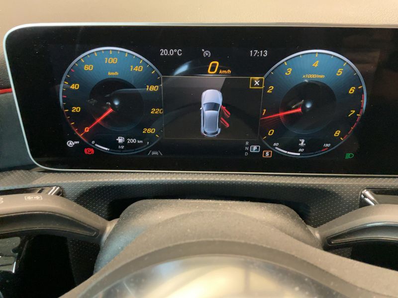 Mercedes-Benz A-Klasse A 180 AMG Line — zdjęcie 13
