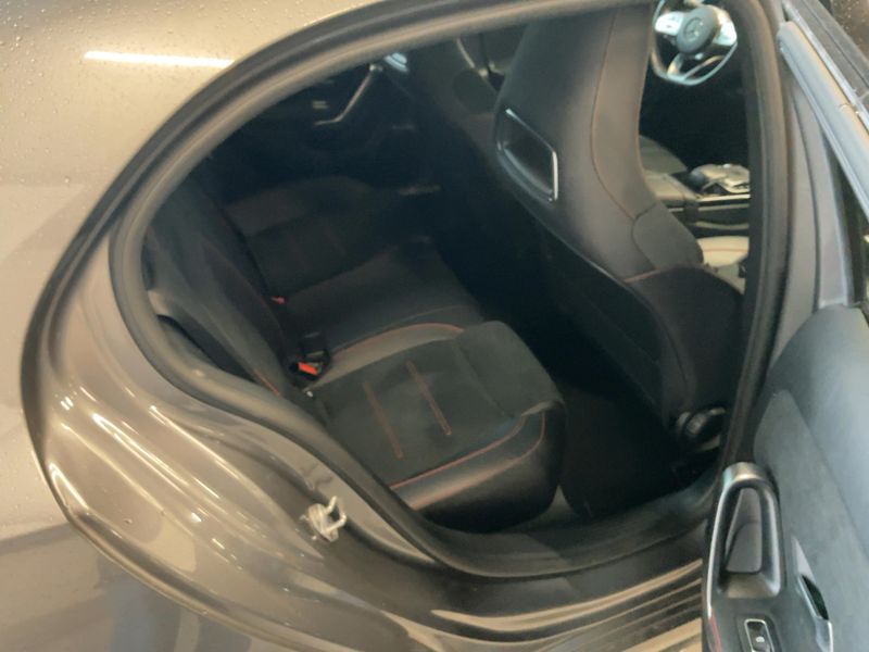 Mercedes-Benz A-Klasse A 180 AMG Line — zdjęcie 14