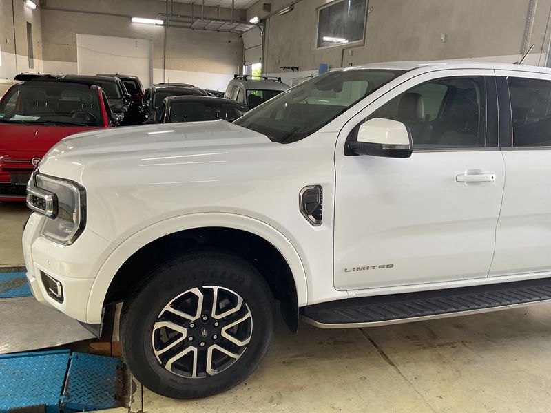 Ford Ranger 2.0 TDCi EcoBlue Limited 4WD Doppelkabine — zdjęcie 23