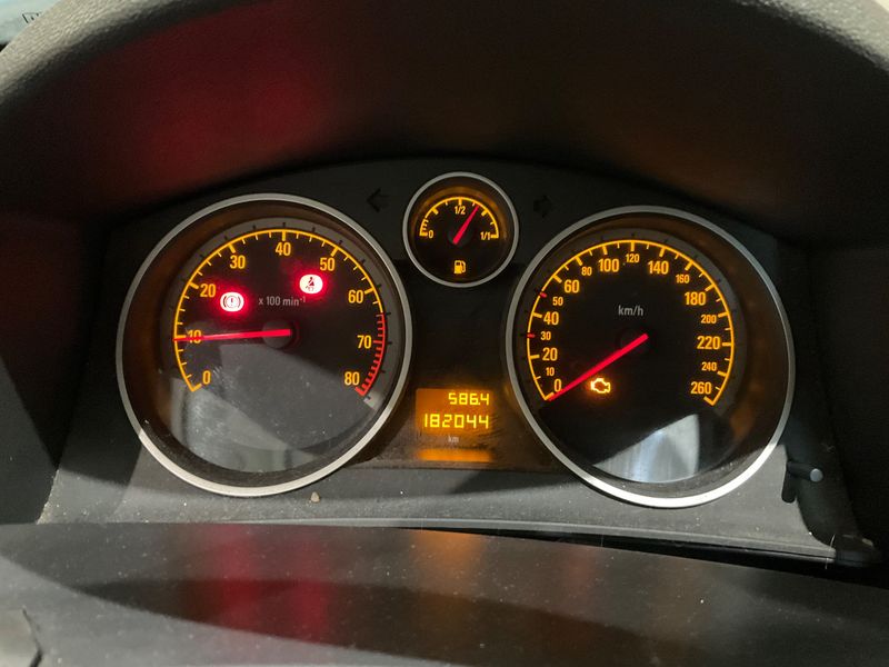 Opel Astra 1.6 Enjoy — zdjęcie 4