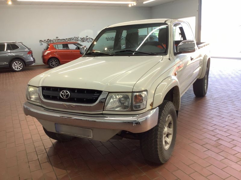 Toyota Hilux 2.5 Turbodiesel Extra Cab Spezial 4x4