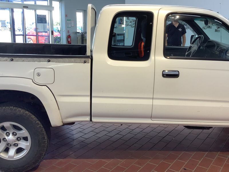 Toyota Hilux 2.5 Turbodiesel Extra Cab Spezial 4x4 — zdjęcie 7