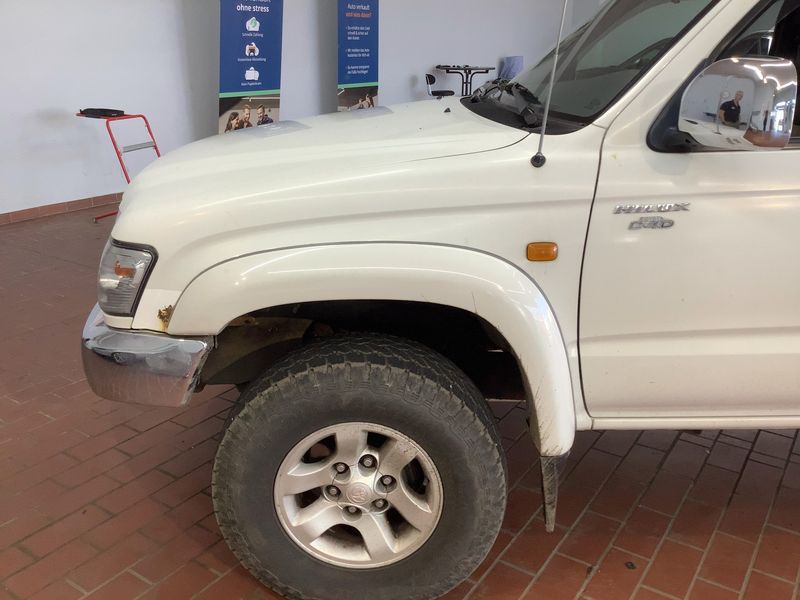 Toyota Hilux 2.5 Turbodiesel Extra Cab Spezial 4x4 — zdjęcie 2