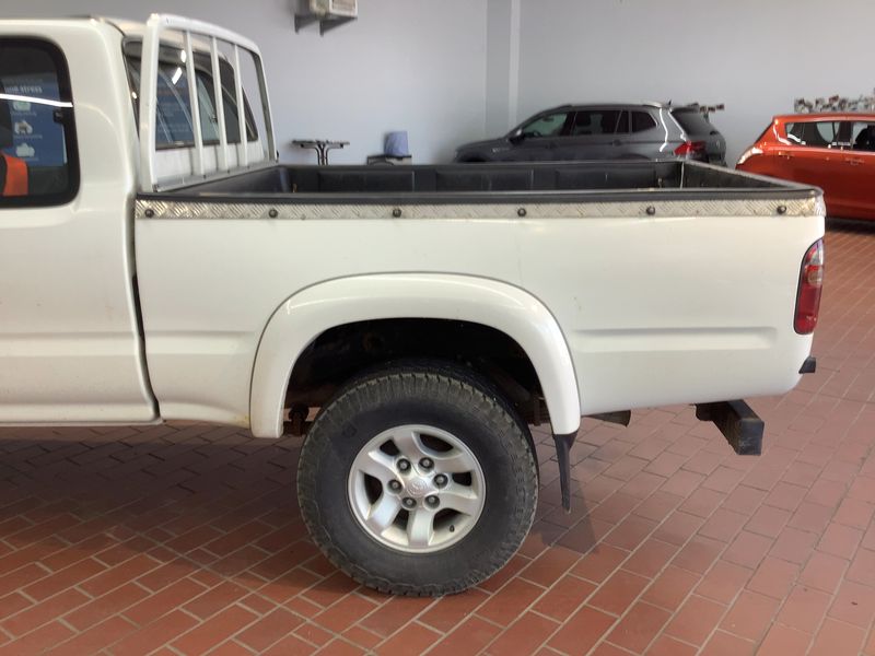 Toyota Hilux 2.5 Turbodiesel Extra Cab Spezial 4x4 — zdjęcie 3