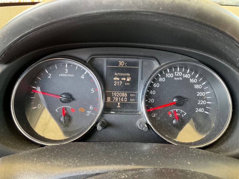 Nissan Qashqai 1.5 Turbodiesel Tekna Sport — zdjęcie 13
