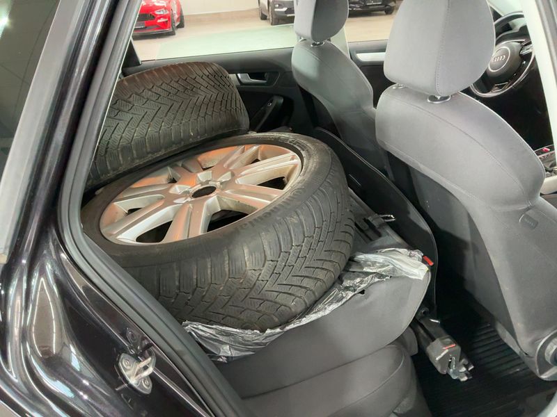 Audi A4 2.0 TDI quattro Ambition — zdjęcie 14