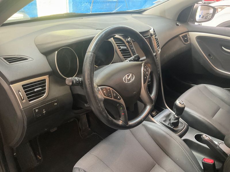Hyundai i30 1.6 CRDi Style 2013 – снимка 29